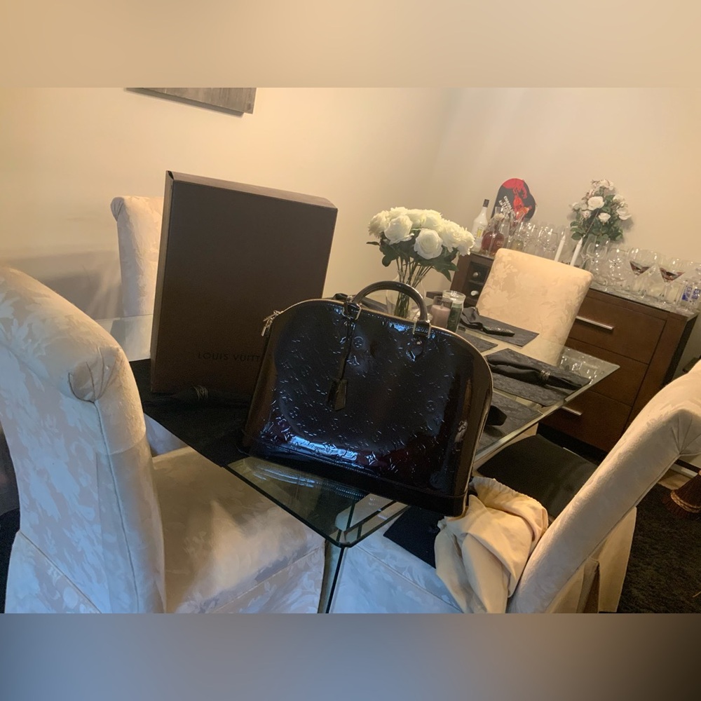 Gorgeous Louis Vuitton, 18 inch traveler